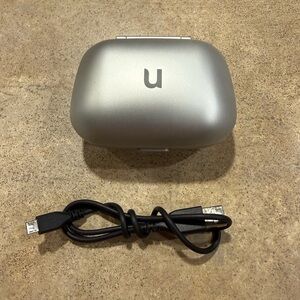 Unitron Charger Moxi R 3 Combi Charging Case w/ Charging Cable Kirkland Phonak